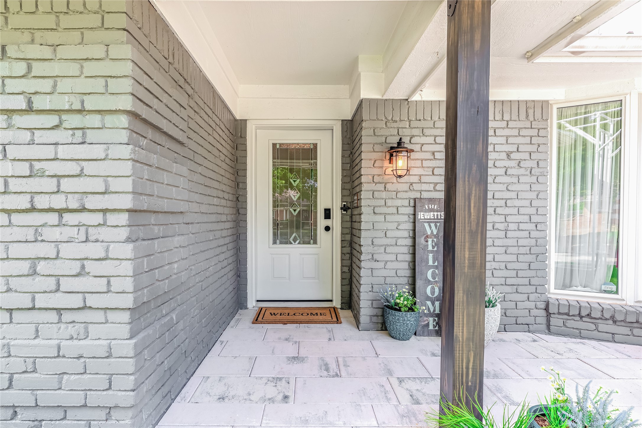 1100 Byron Lane Arlington TX 76012