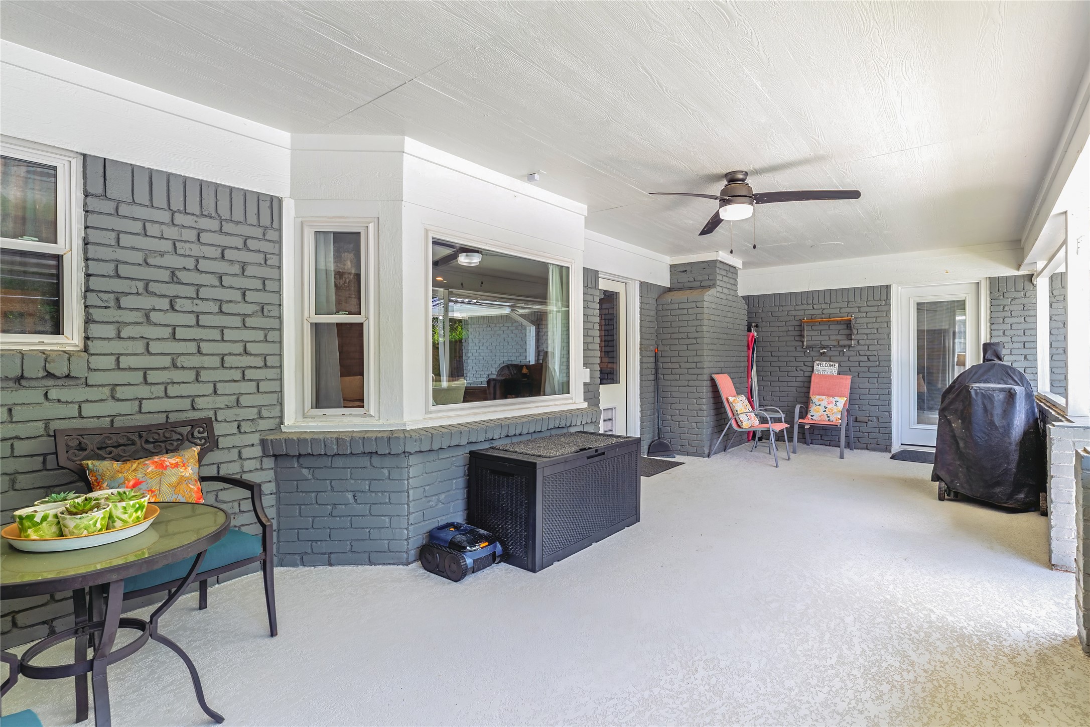 1100 Byron Lane Arlington TX 76012