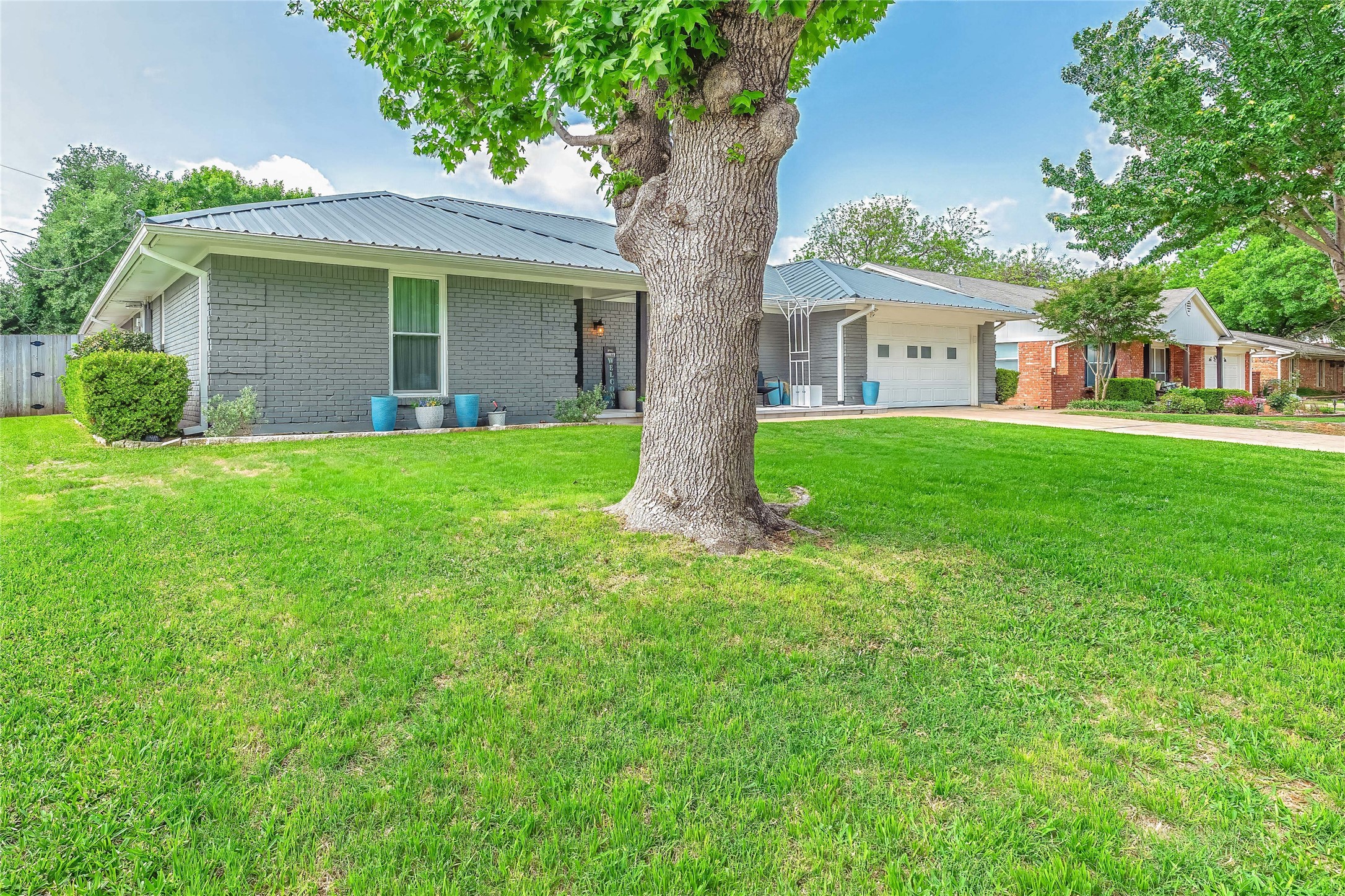 1100 Byron Lane Arlington TX 76012