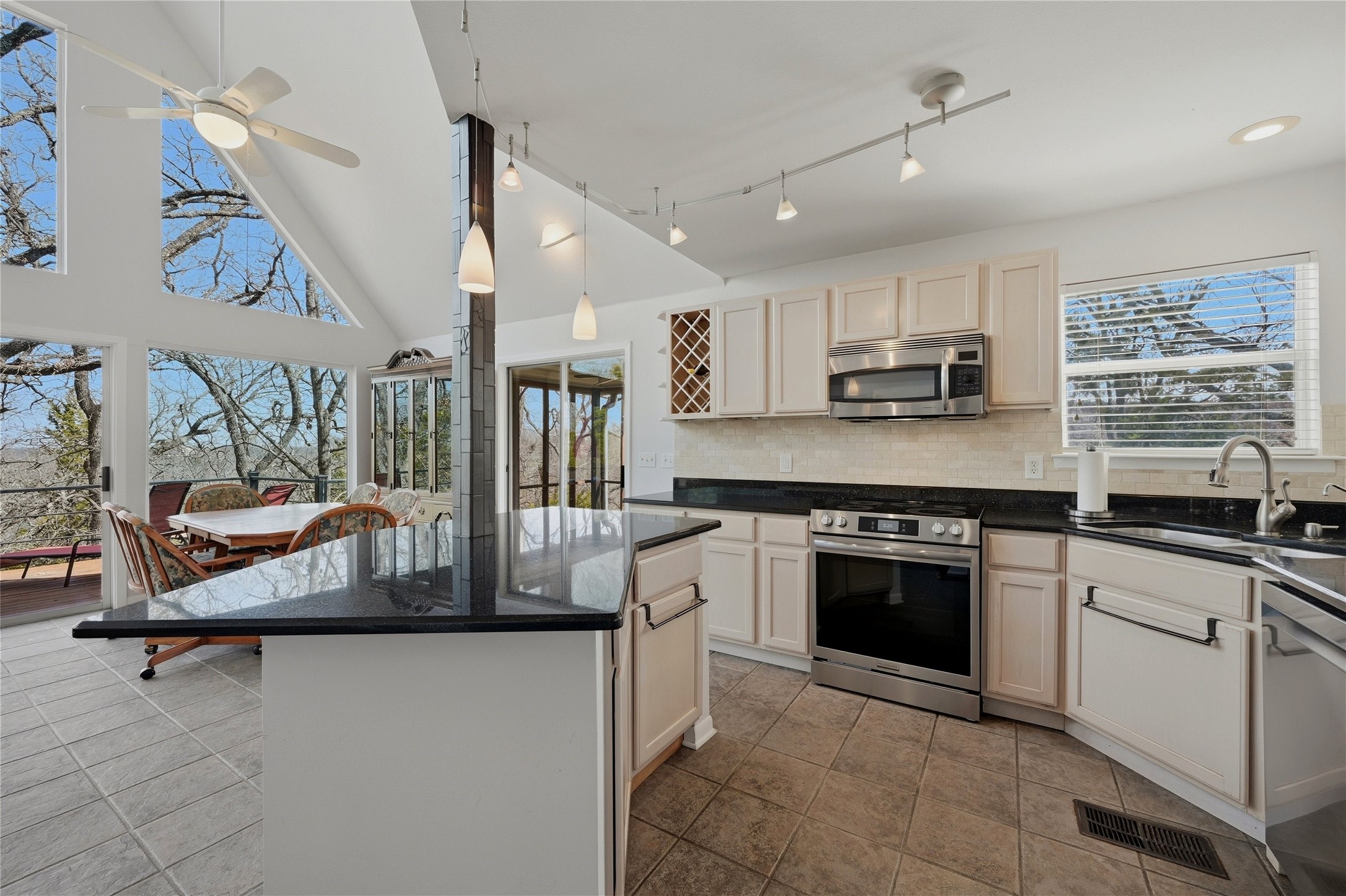 102 Hacienda Drive Pottsboro TX 75076