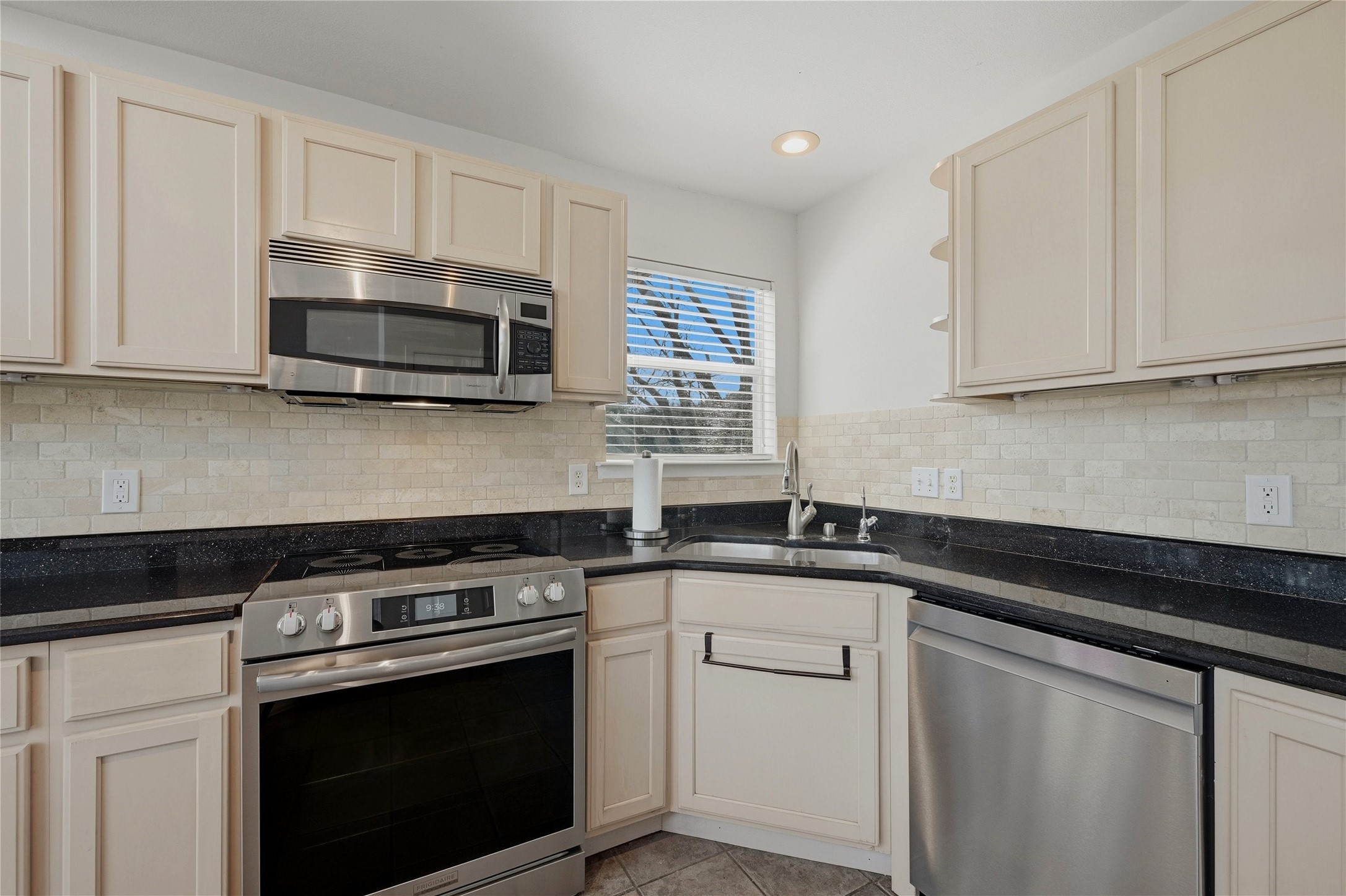 102 Hacienda Drive Pottsboro TX 75076