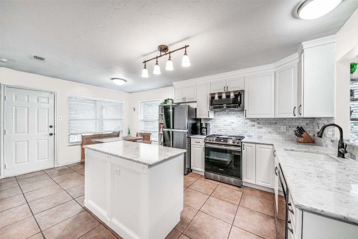 425 Martinique Avenue Dallas TX 75223