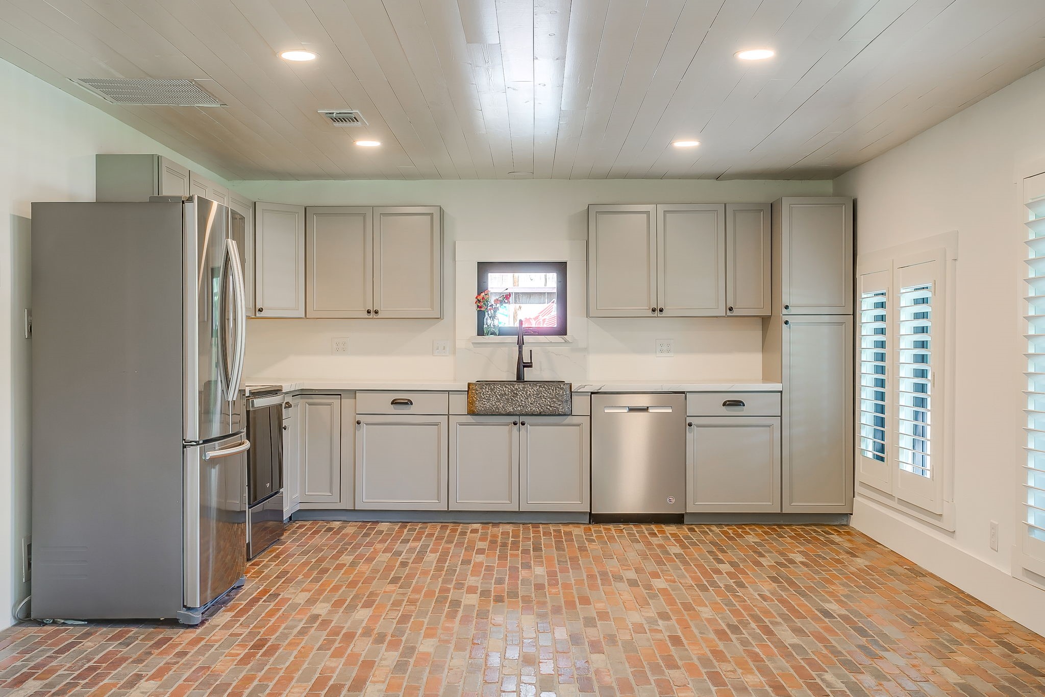 606 E Moore Street Granbury TX 76048