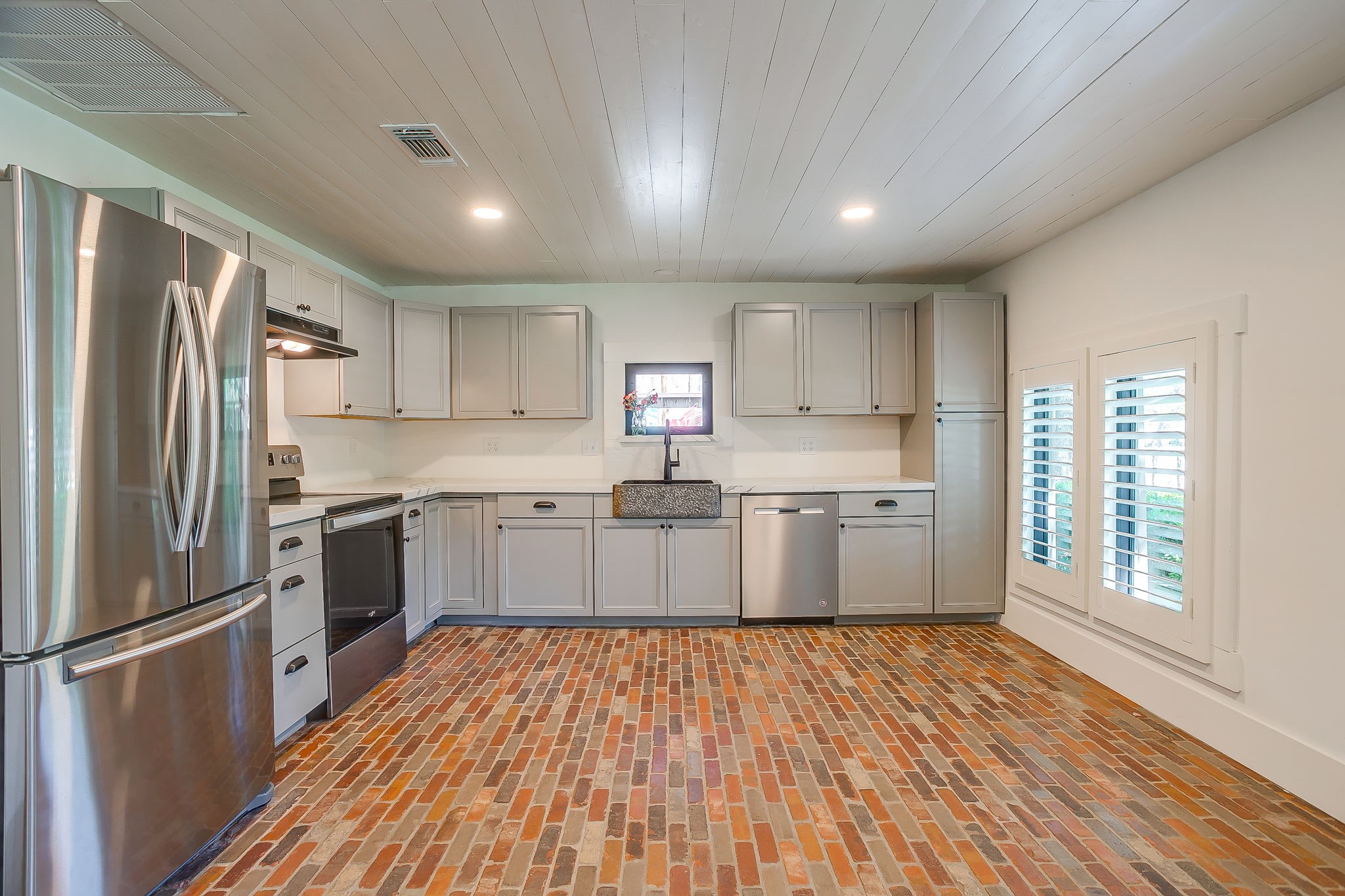 606 E Moore Street Granbury TX 76048