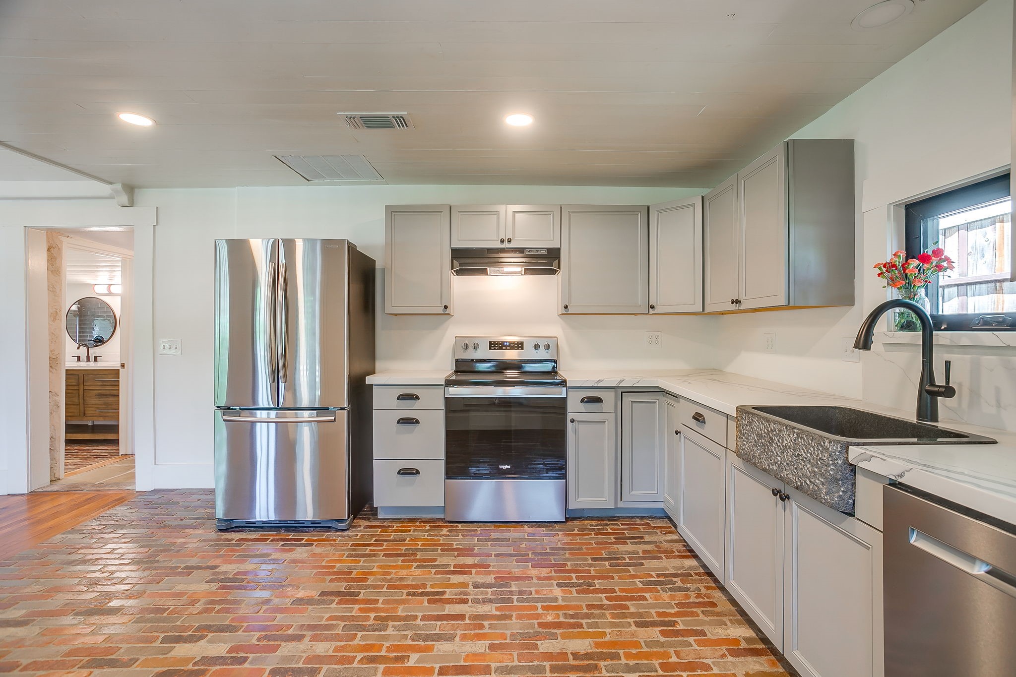 606 E Moore Street Granbury TX 76048