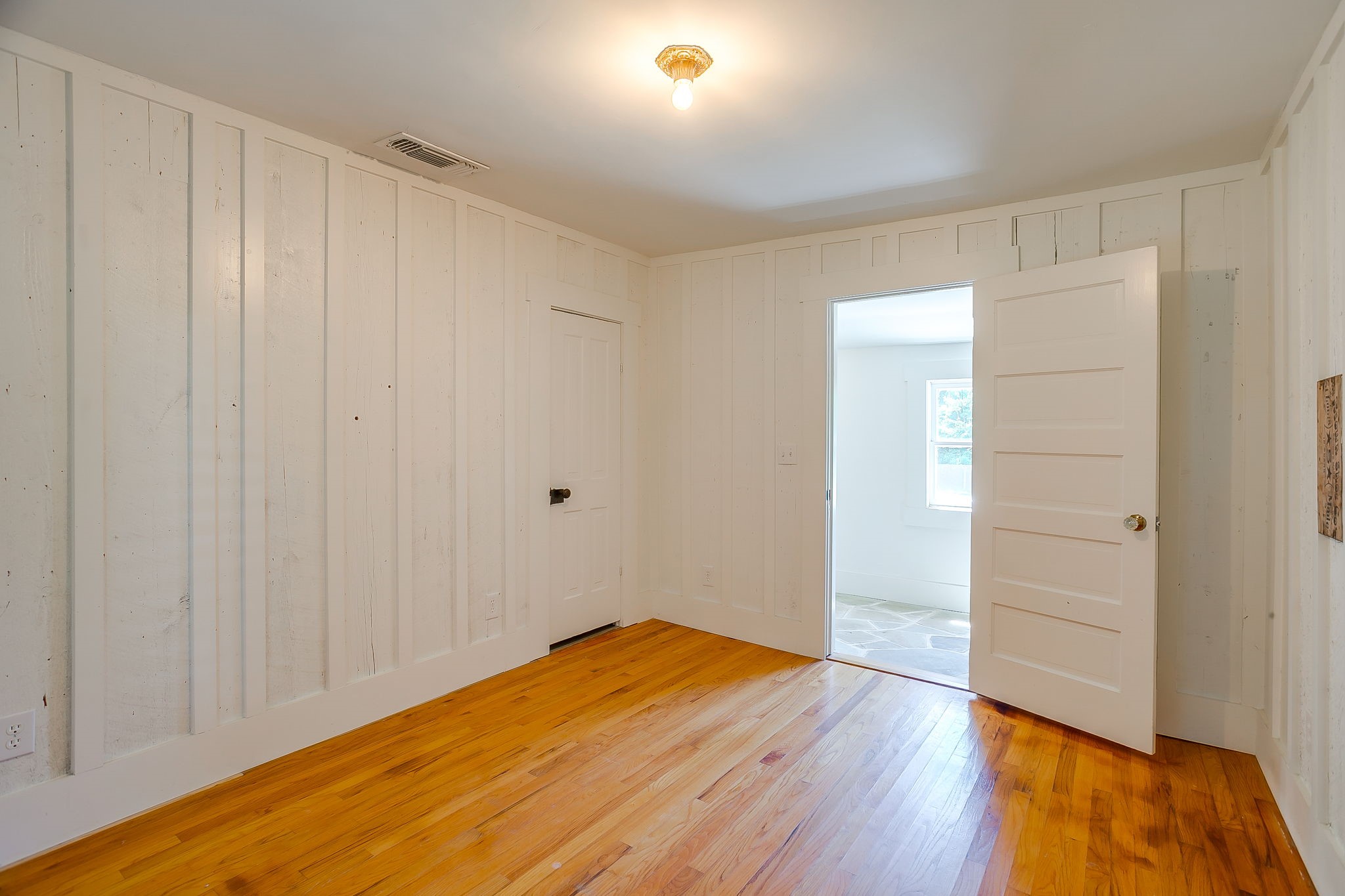 606 E Moore Street Granbury TX 76048
