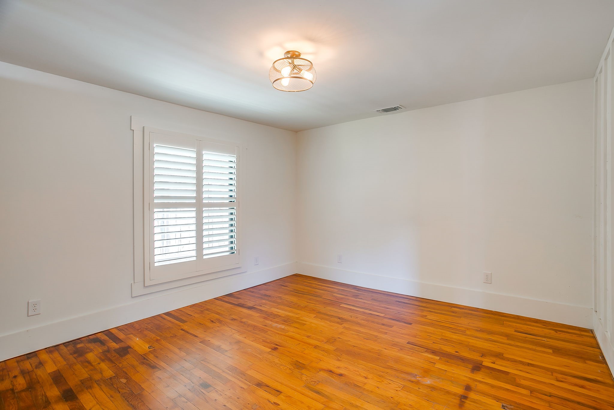 606 E Moore Street Granbury TX 76048
