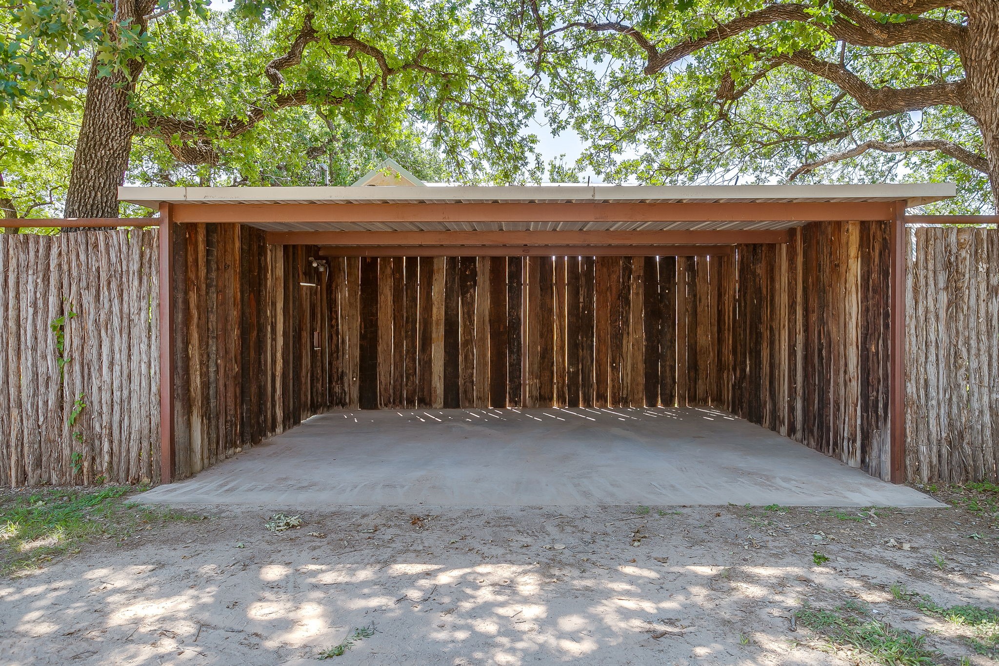 606 E Moore Street Granbury TX 76048