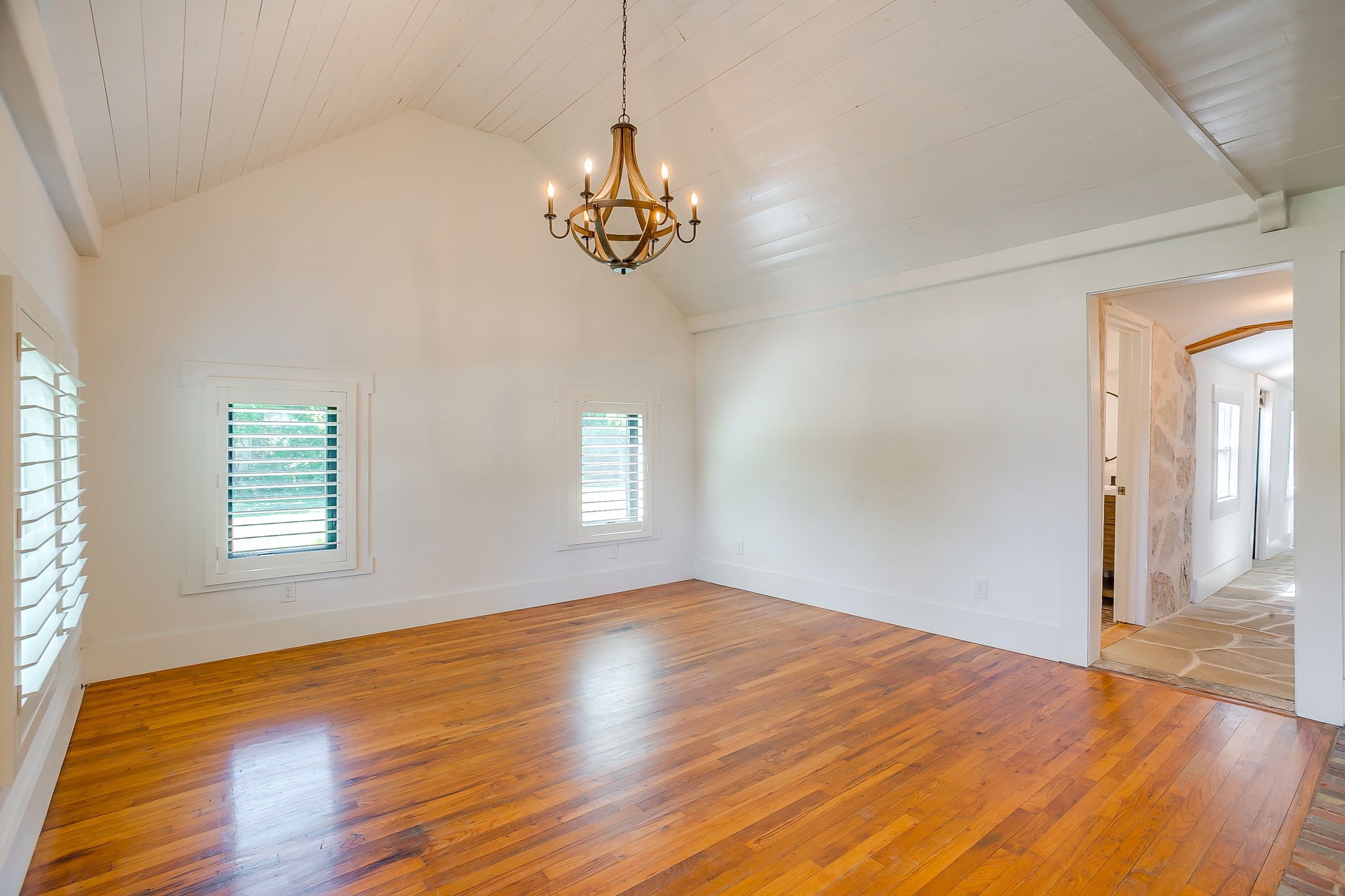 606 E Moore Street Granbury TX 76048