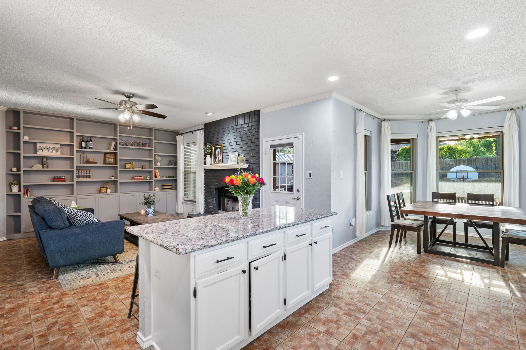 2113 Carriage Hill Denton TX 76207