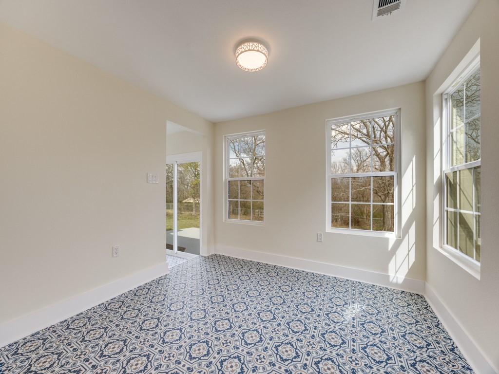 1425 W Shepherd Street Denison TX 75020