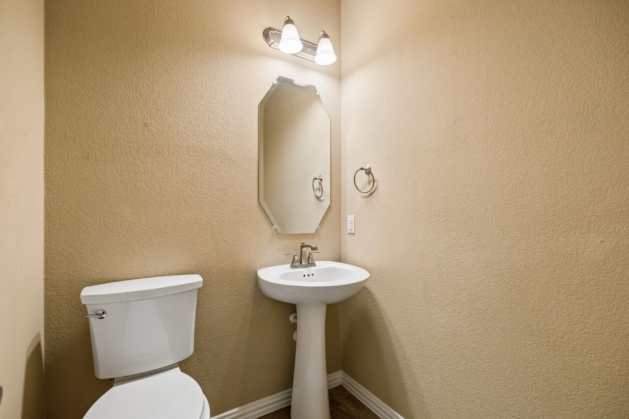 100 Spruce Street Red Oak TX 75154
