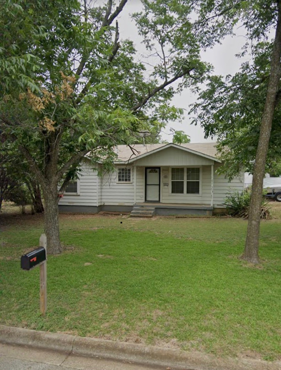 633 Race Street Crowley TX 76036