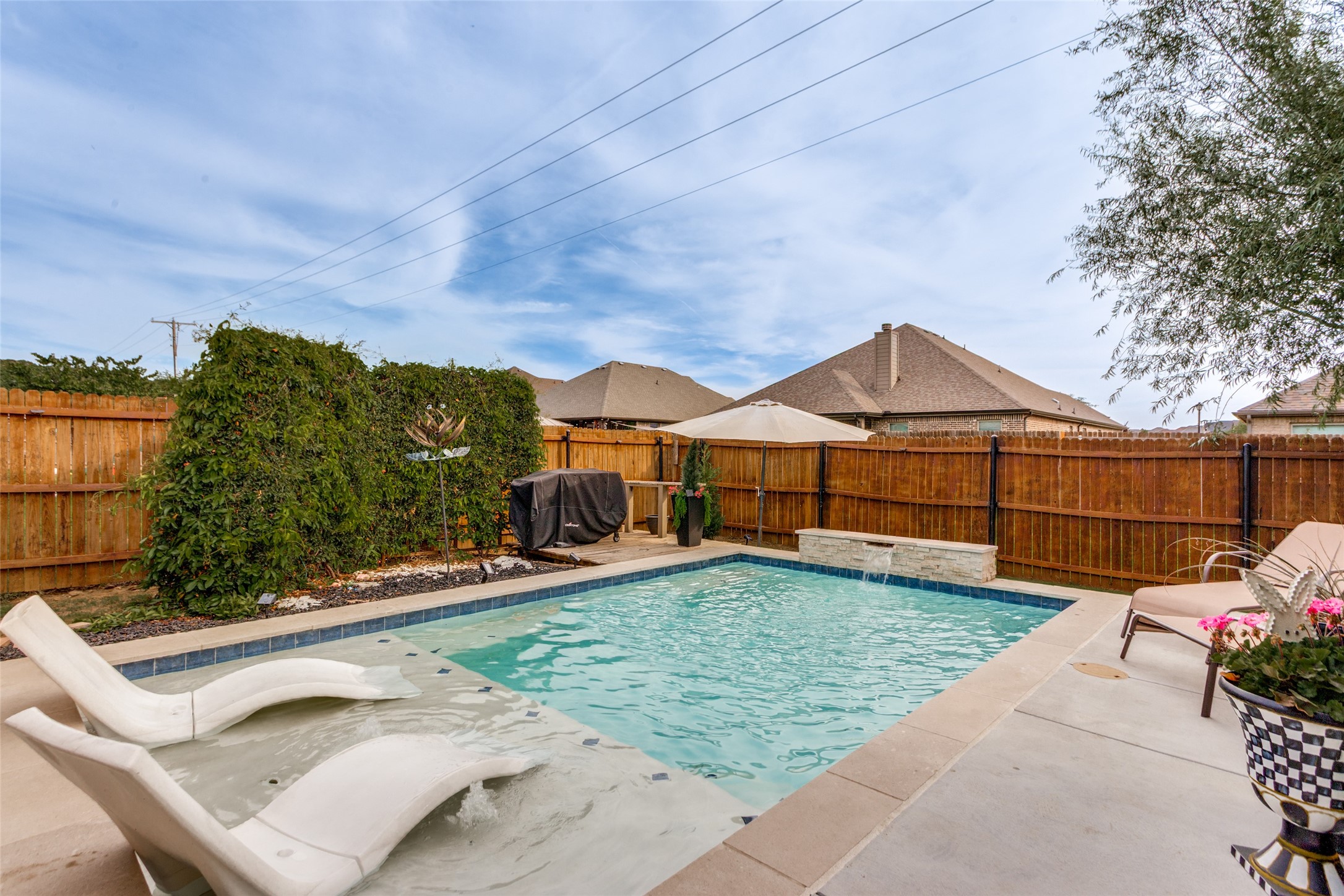 604 Hummingbird Crowley TX 76036