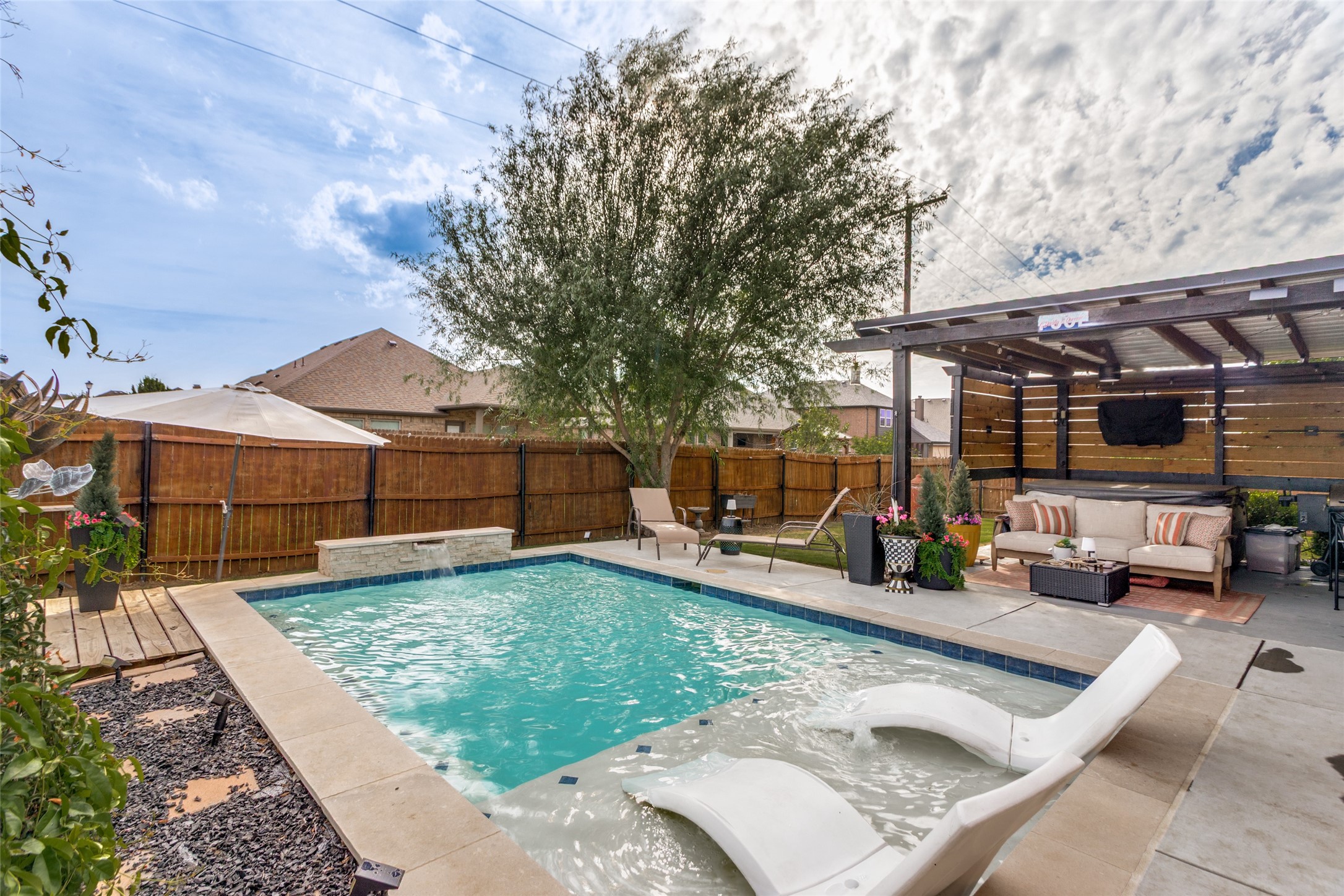604 Hummingbird Crowley TX 76036