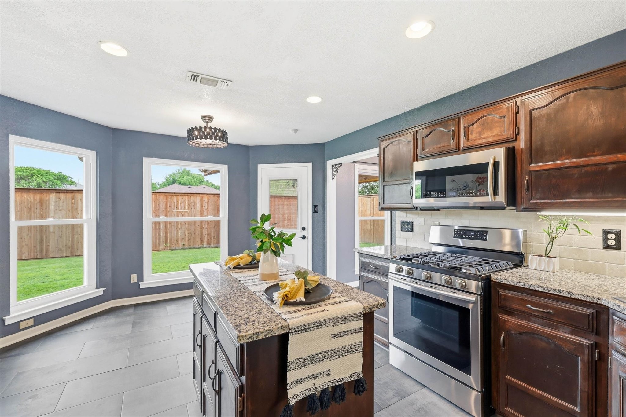 7221 Mccoy Drive Watauga TX 76148