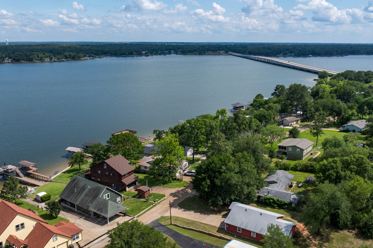138 Pin Oak Drive Mabank TX 75156