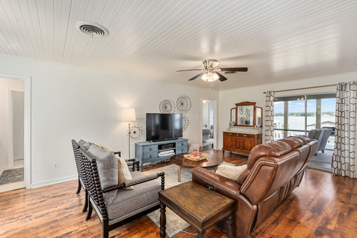 138 Pin Oak Drive Mabank TX 75156