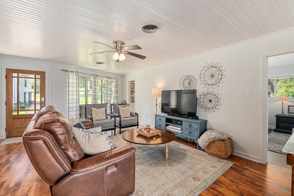 138 Pin Oak Drive Mabank TX 75156