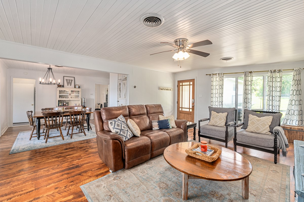 138 Pin Oak Drive Mabank TX 75156