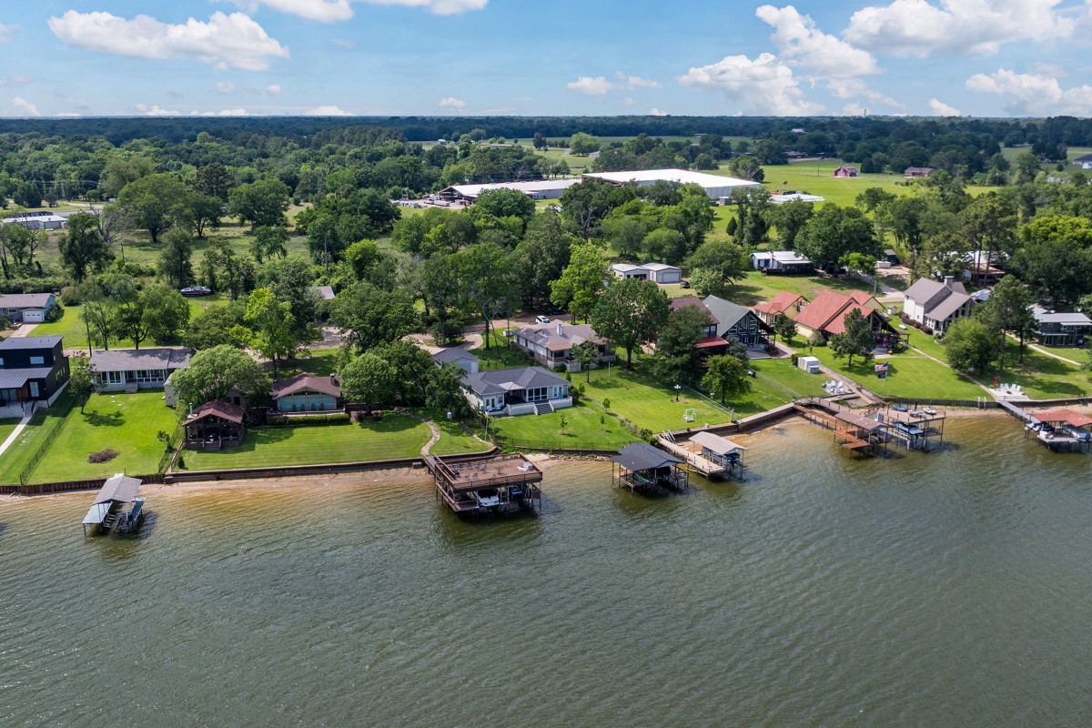 138 Pin Oak Drive Mabank TX 75156