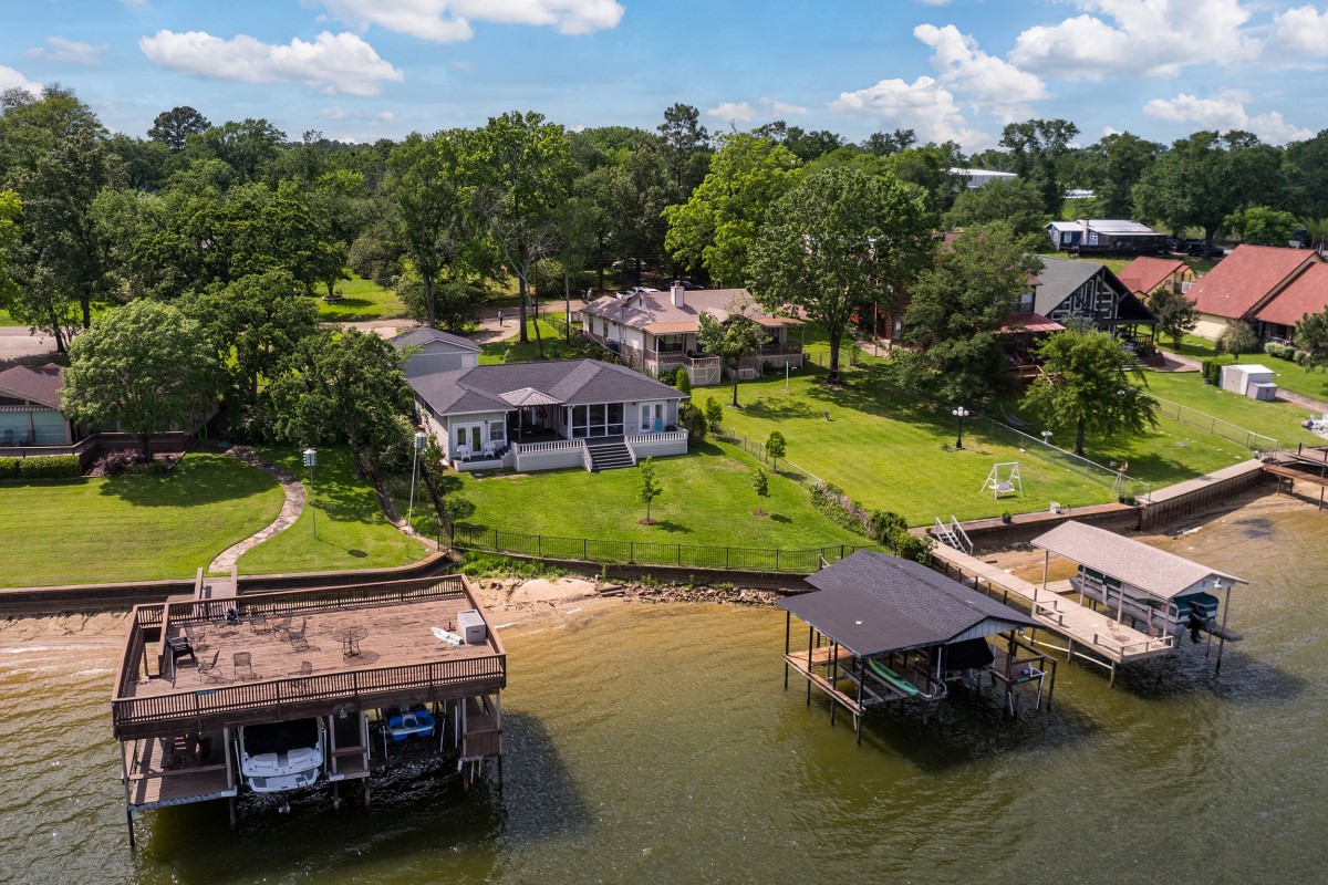 138 Pin Oak Drive Mabank TX 75156