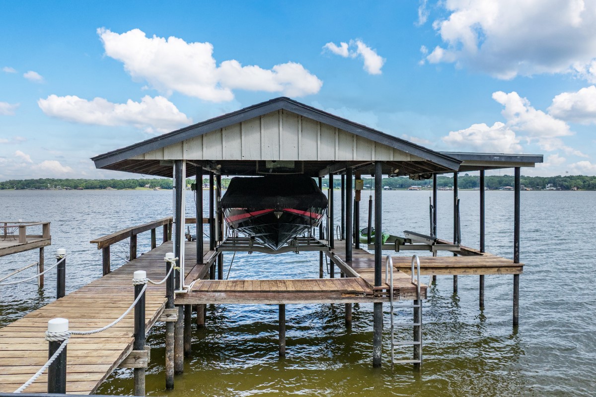 138 Pin Oak Drive Mabank TX 75156