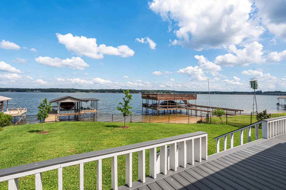 138 Pin Oak Drive Mabank TX 75156