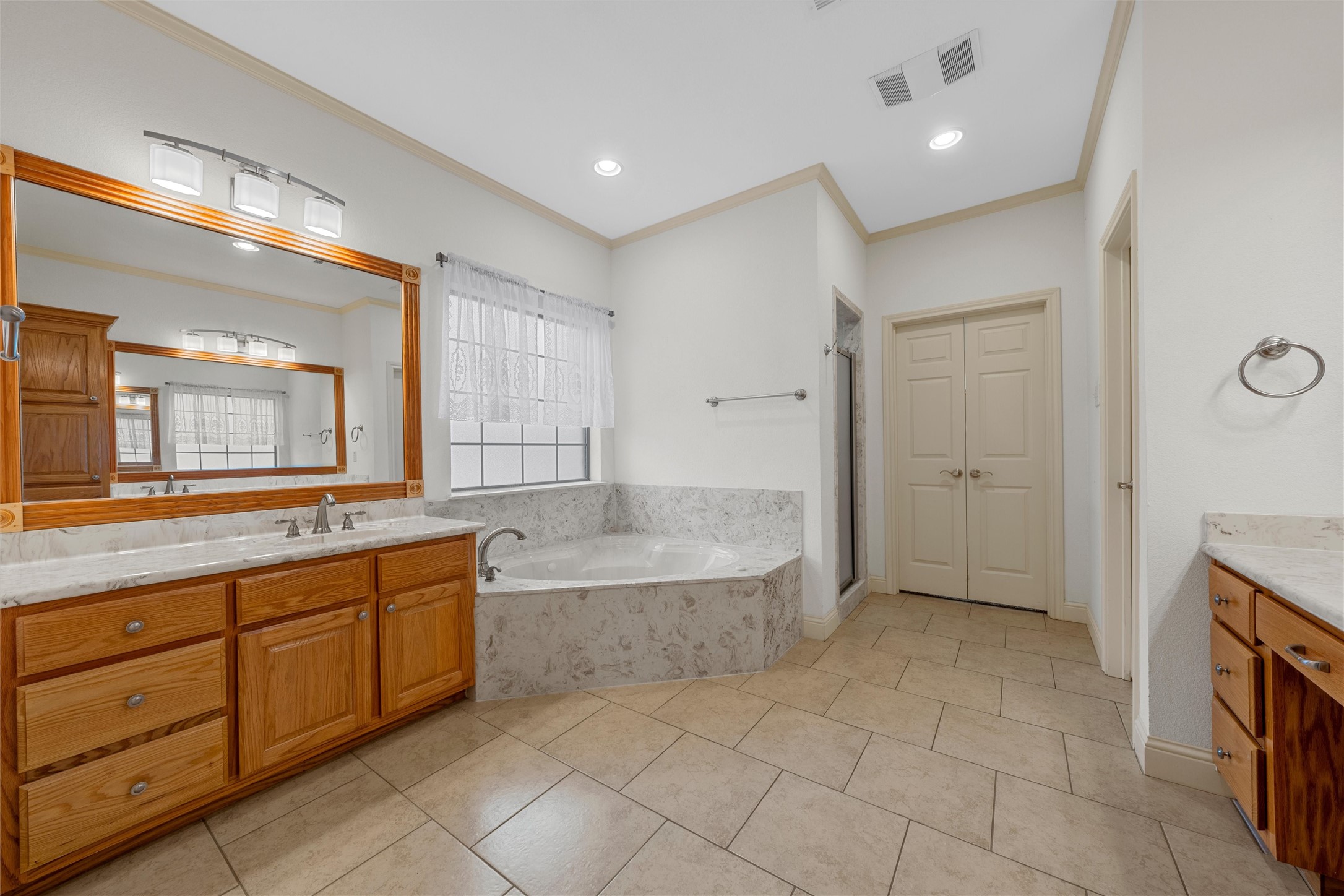 1305 Buffalo Pass Woodway TX 76712
