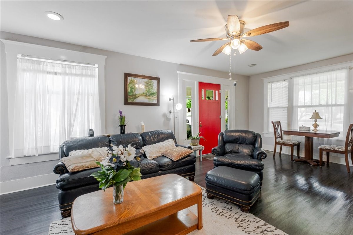 1101 N Oak Avenue Mineral Wells TX 76067