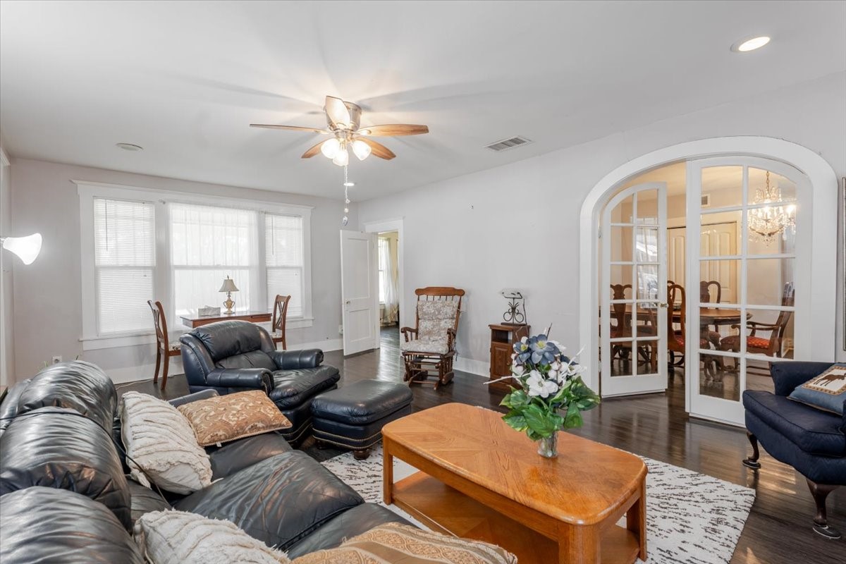 1101 N Oak Avenue Mineral Wells TX 76067
