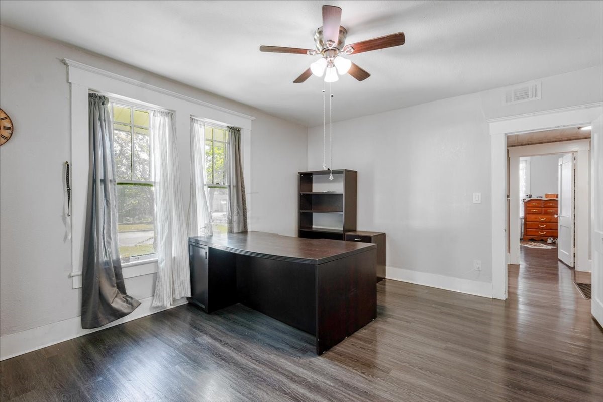 1101 N Oak Avenue Mineral Wells TX 76067