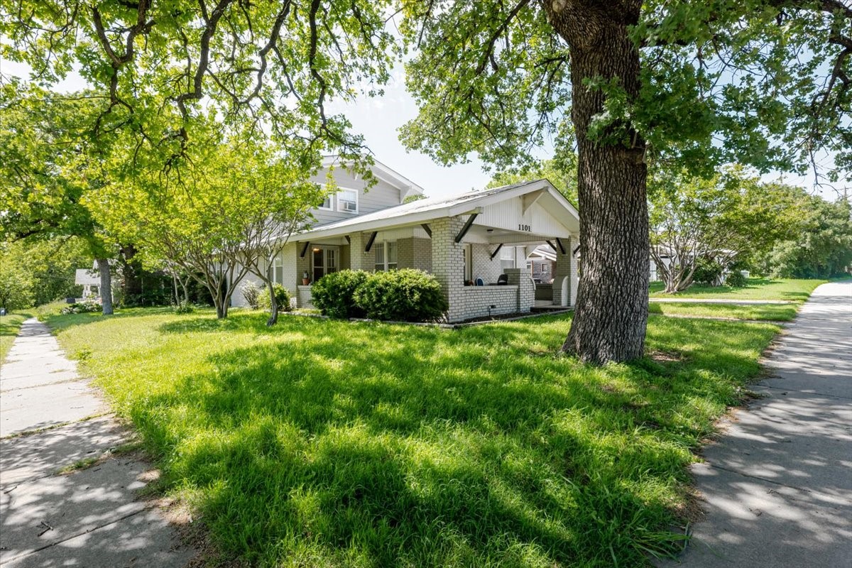 1101 N Oak Avenue Mineral Wells TX 76067