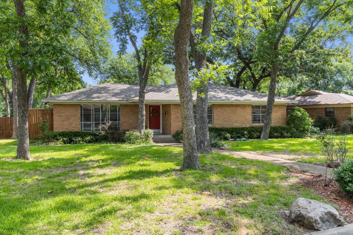 3315 Mapleleaf Lane Dallas TX 75233