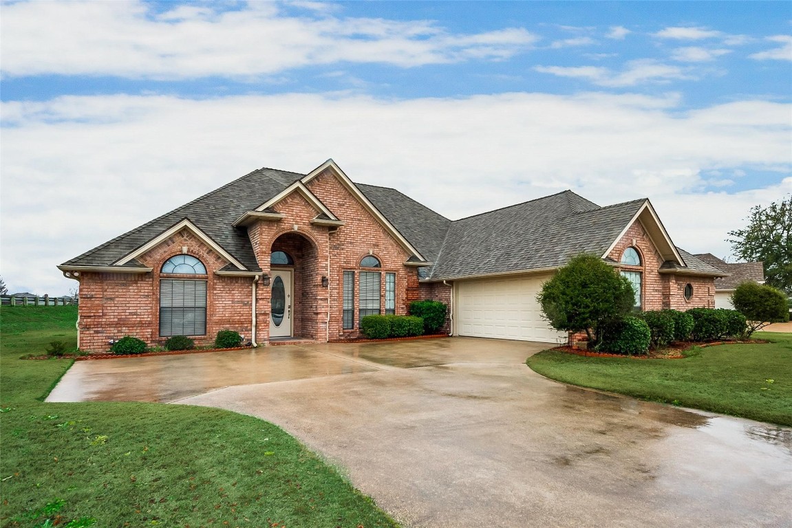 1213 Mallard Way Granbury TX 76048