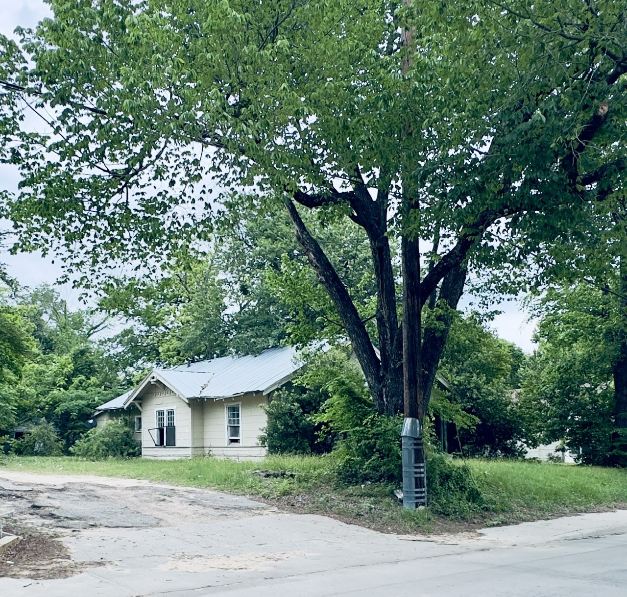 606,228,117 Houston League Foscue Street Sulphur Springs TX 75482