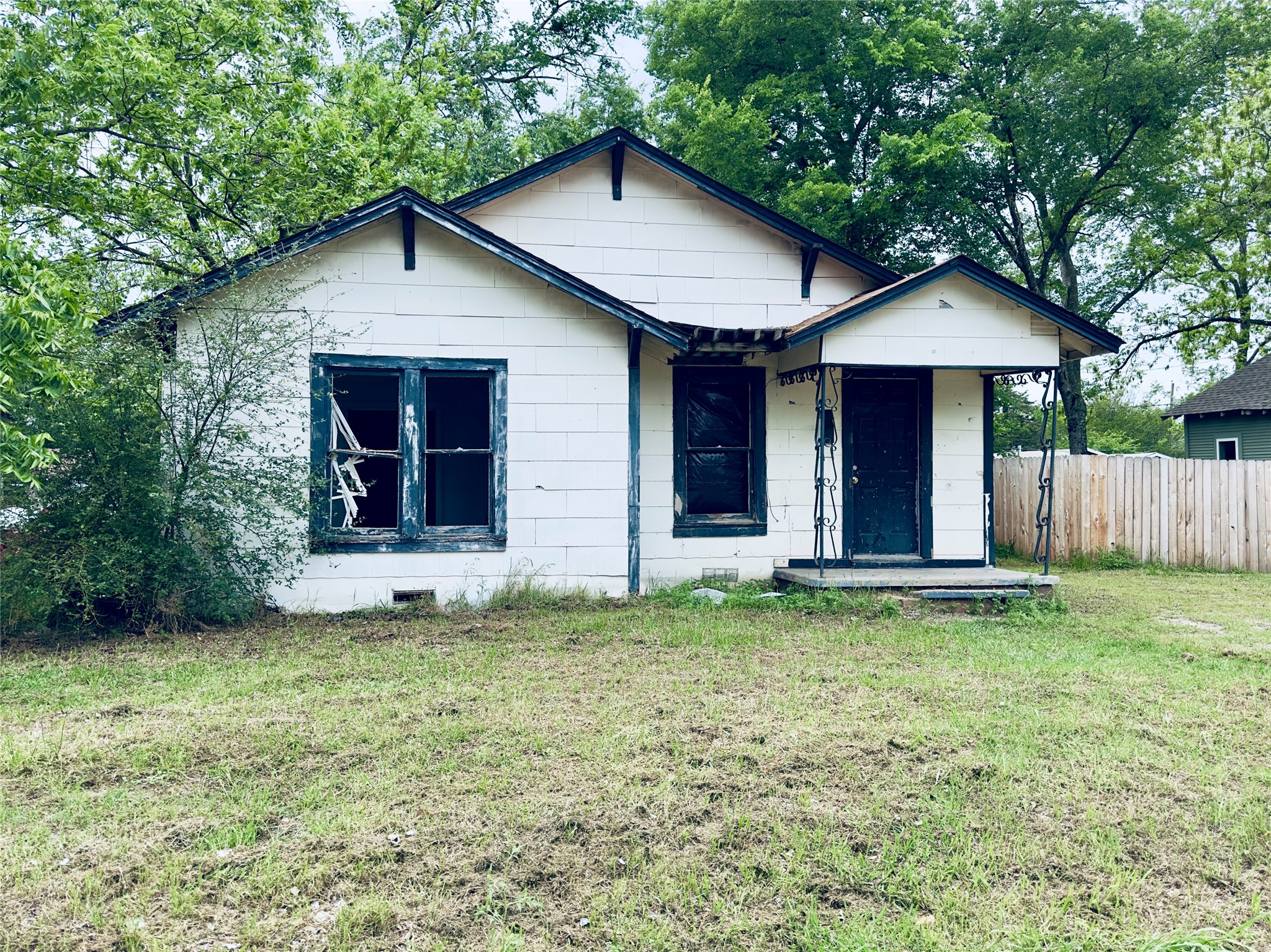 606,228,117 Houston League Foscue Street Sulphur Springs TX 75482