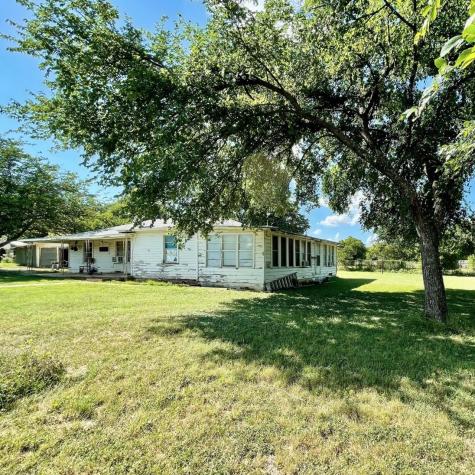 514 W Roosevelt Avenue Whitney TX 76692