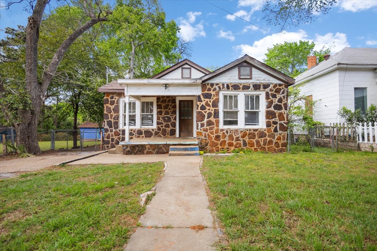 707 Green Palestine TX 75801