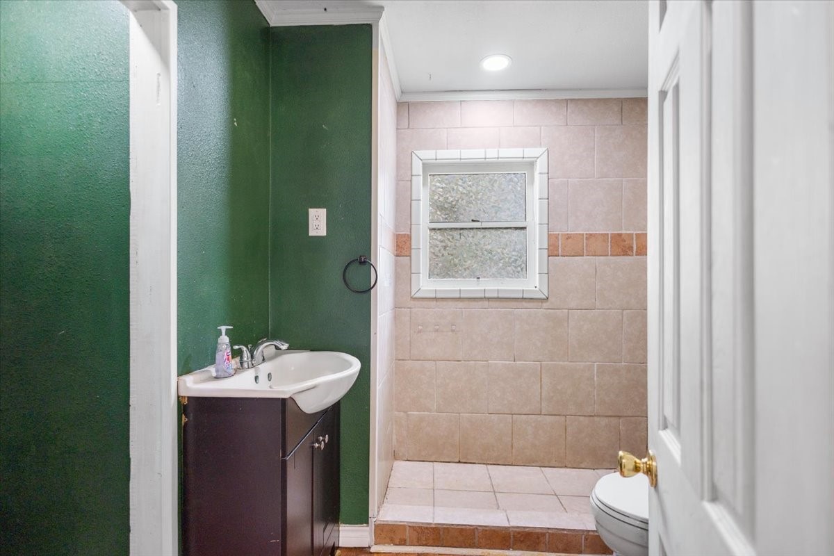 707 Green Palestine TX 75801