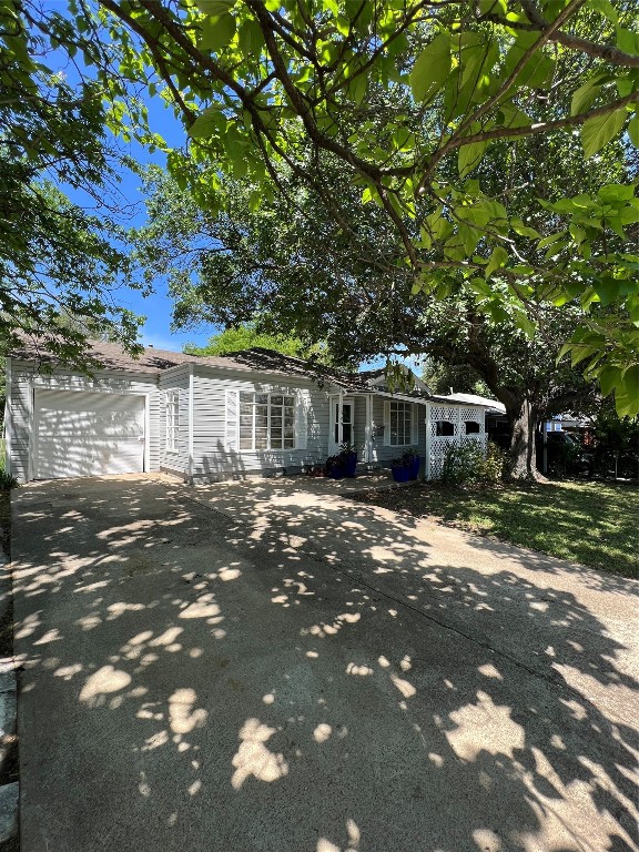 2747 Poinsettia Drive Dallas TX 75211