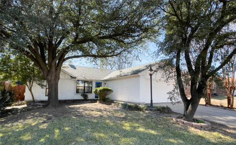 930 Robinwood Drive Arlington TX 76017
