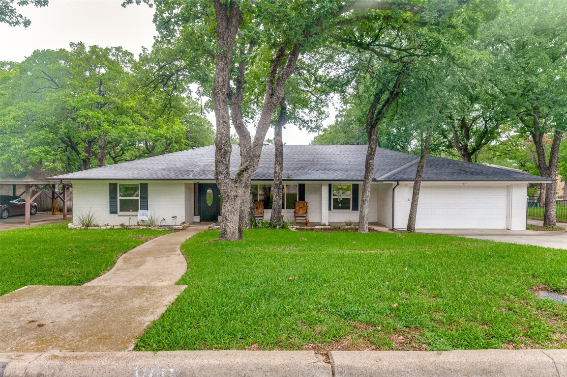 1011 Tanglewood Lane Arlington TX 76012