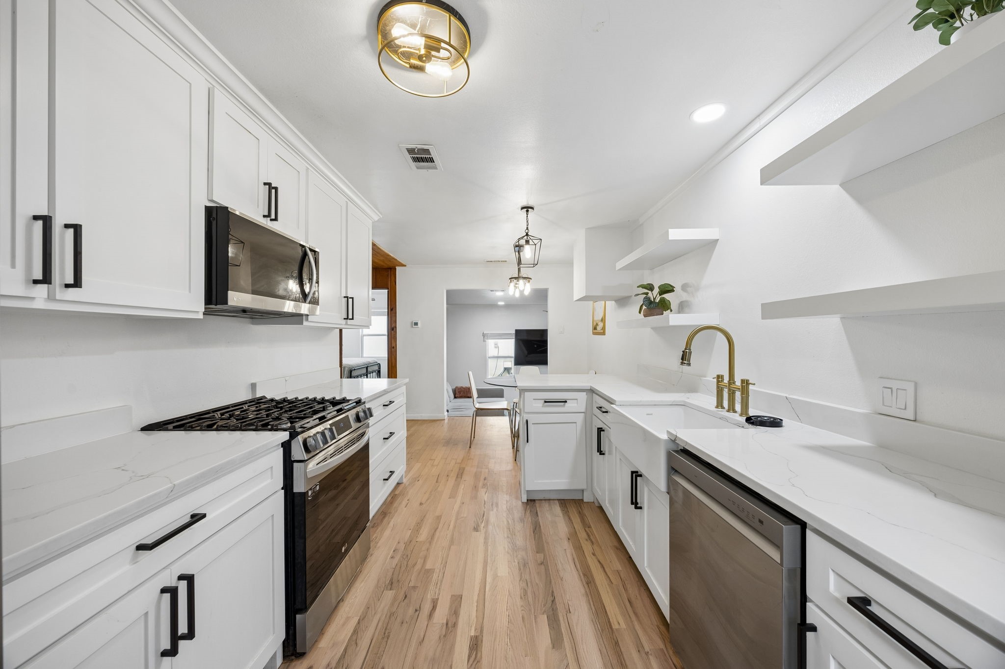 3102 W Jefferson Boulevard Dallas TX 75211