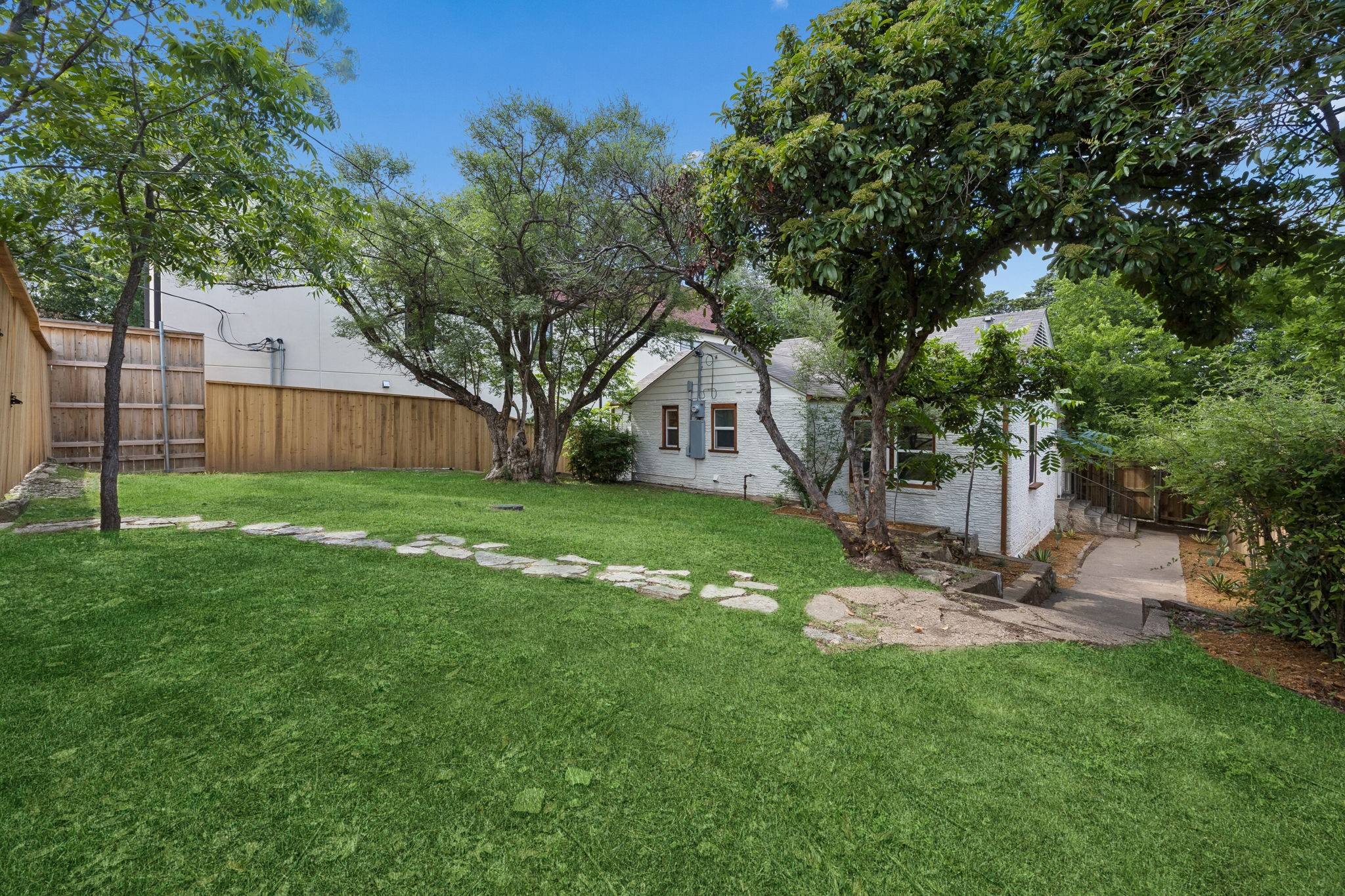 3102 W Jefferson Boulevard Dallas TX 75211