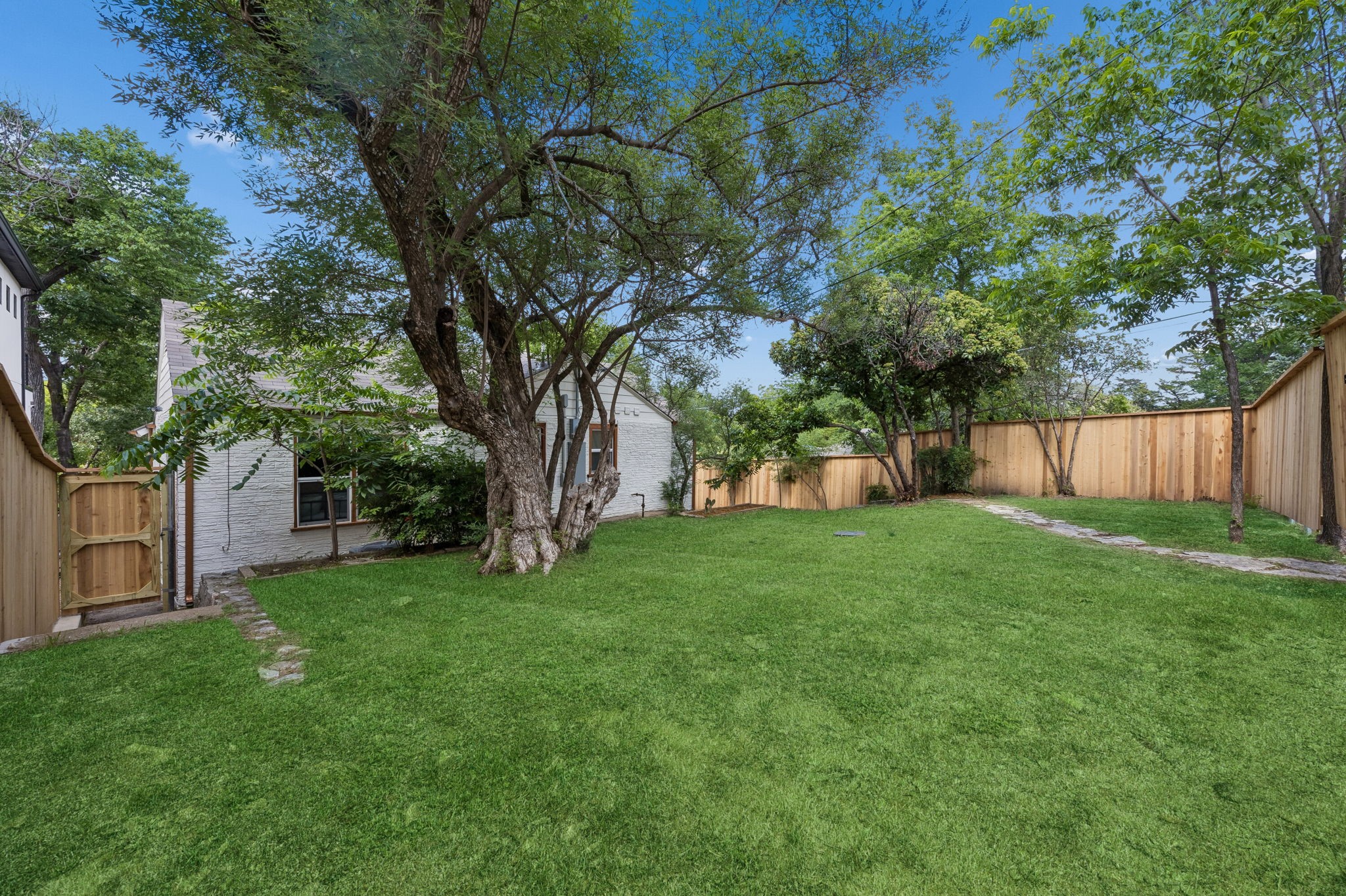 3102 W Jefferson Boulevard Dallas TX 75211