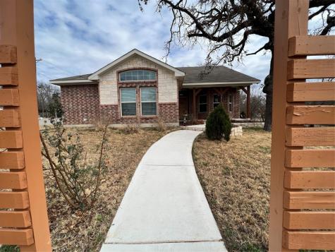 1216 N Elm Street Weatherford TX 76086