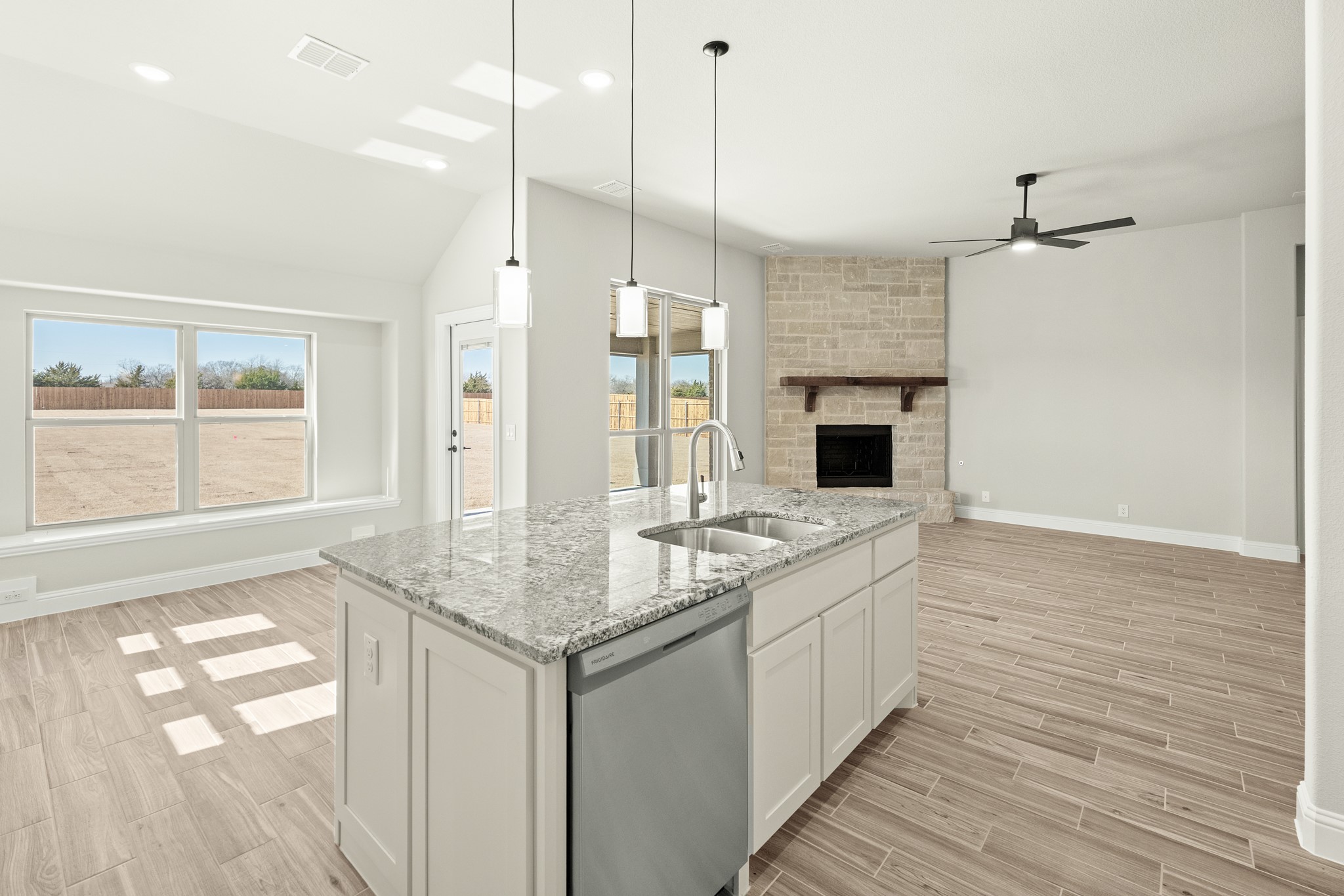 403 Crystal Lake Lane Red Oak TX 75154