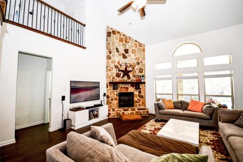 4305 Curlew Lane Garland TX 75043