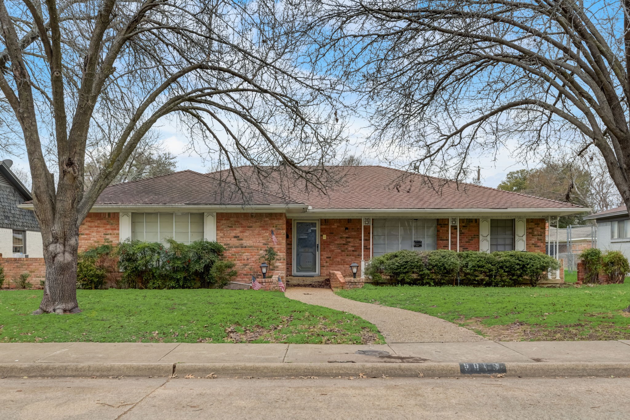 5019 Menefee Drive Dallas TX 75227
